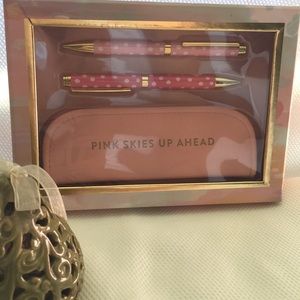 NWOT Fun Polka-Dottted Pen Gift Set w/Case